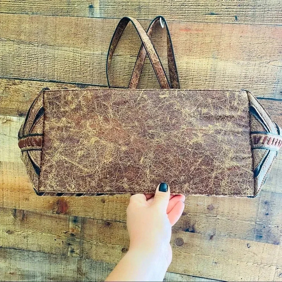 Black Rivet Tote - Picture 4 of 6